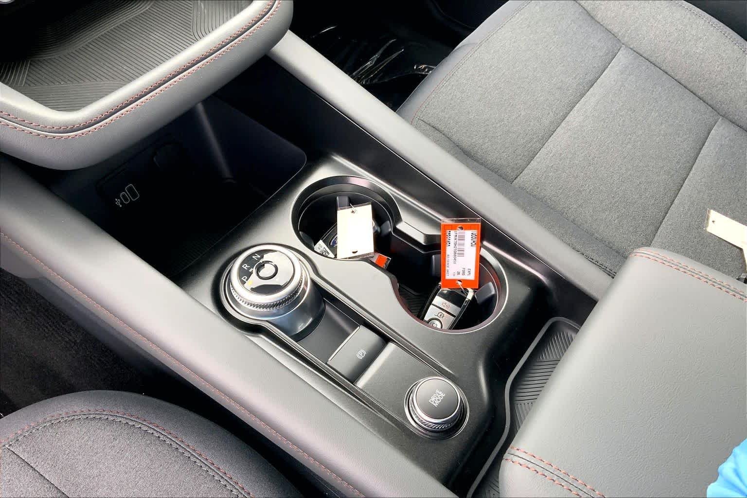 New 2026 Space White Metallic Ford Active image 5