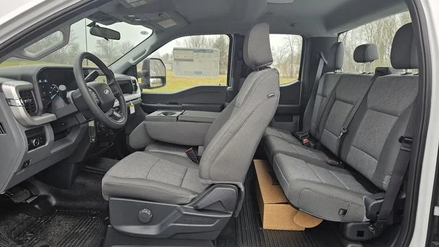 New 2026 Oxford White Ford XL image 12