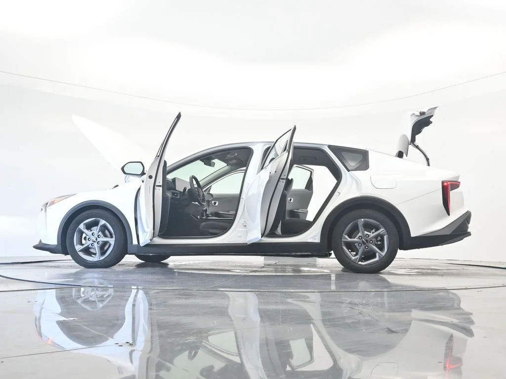 2025 Kia K4 LXS - Photo 43