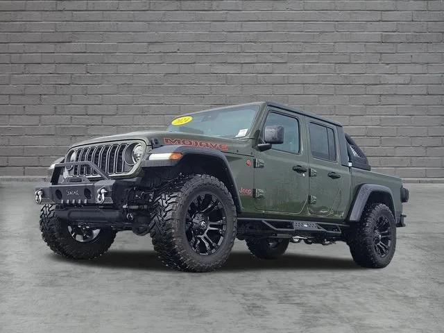 Used 2024 Green Jeep Mojave image 1