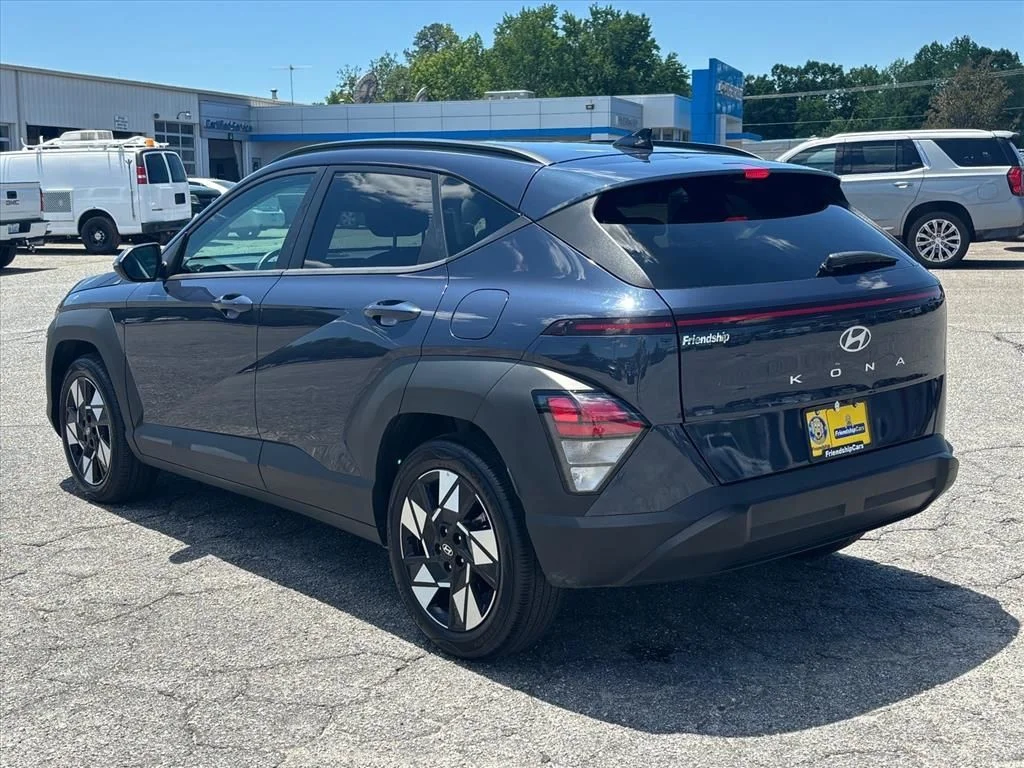 Used 2025 Blue Hyundai SEL image 24
