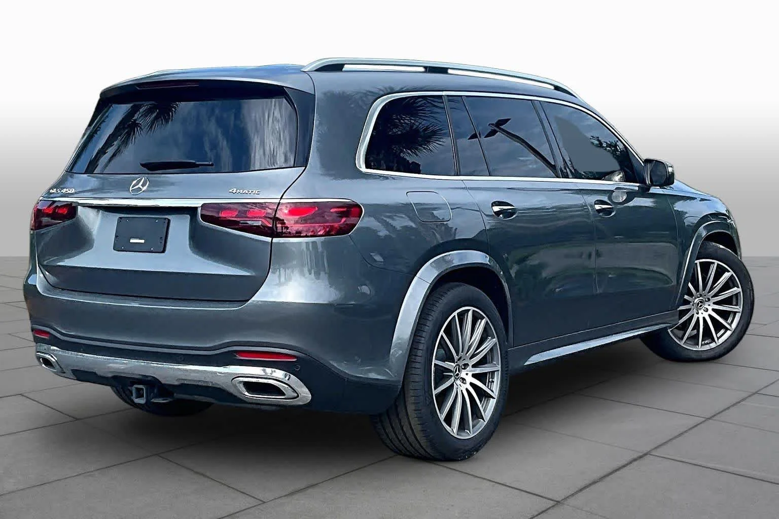Used 2025 Selenite Grey Metallic Mercedes-Benz GLS 450 image 25