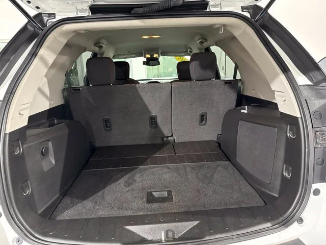 Used 2015 White Chevrolet LT image 9