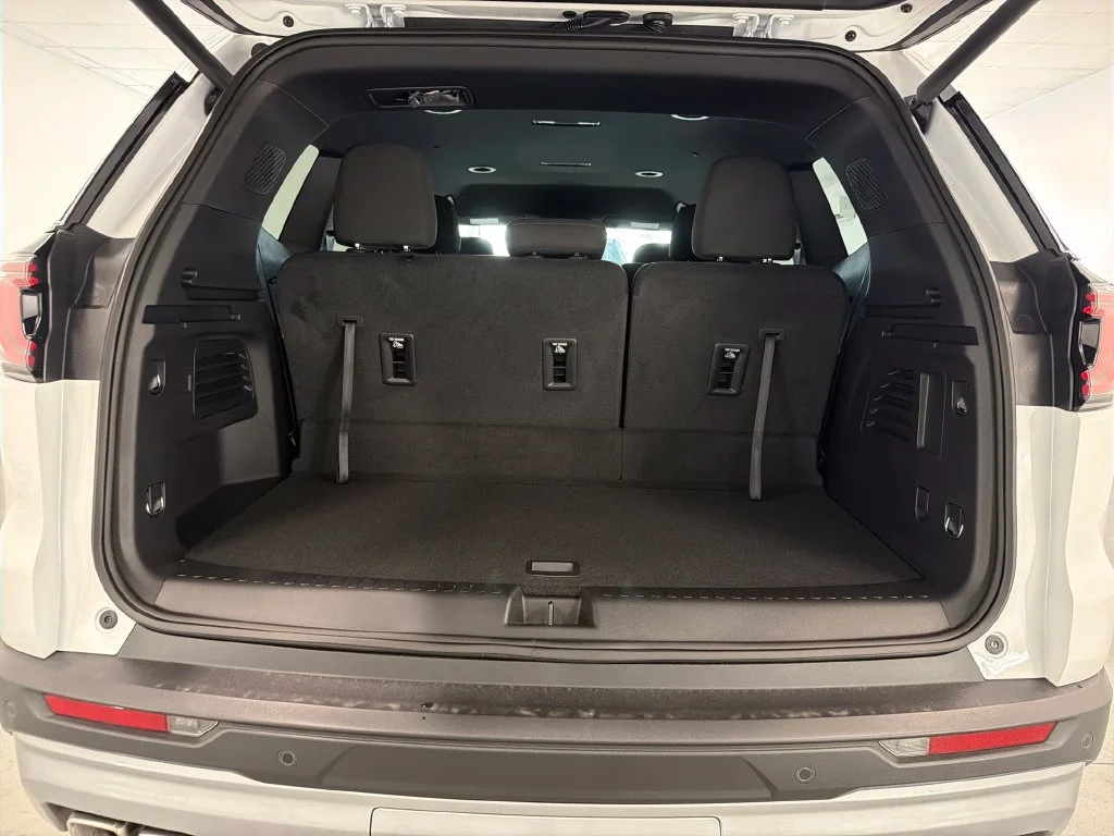 New 2026 Summit White GMC Elevation image 8