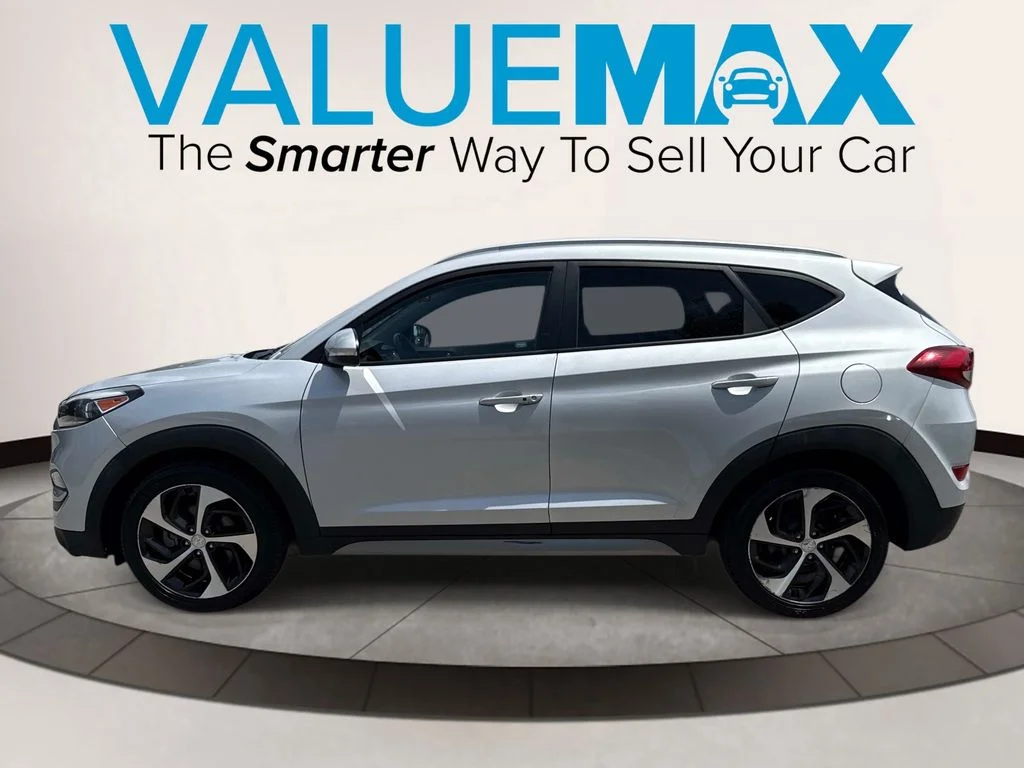 Used 2017  Hyundai Sport image 7