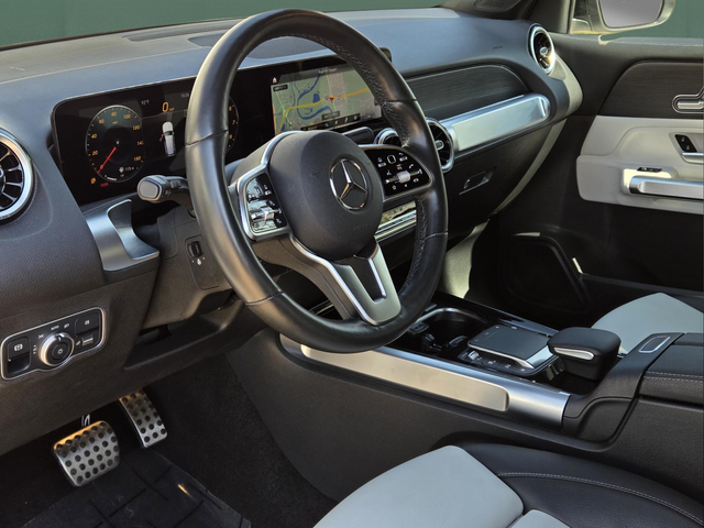 Used 2022  Mercedes-Benz GLB 250 image 27