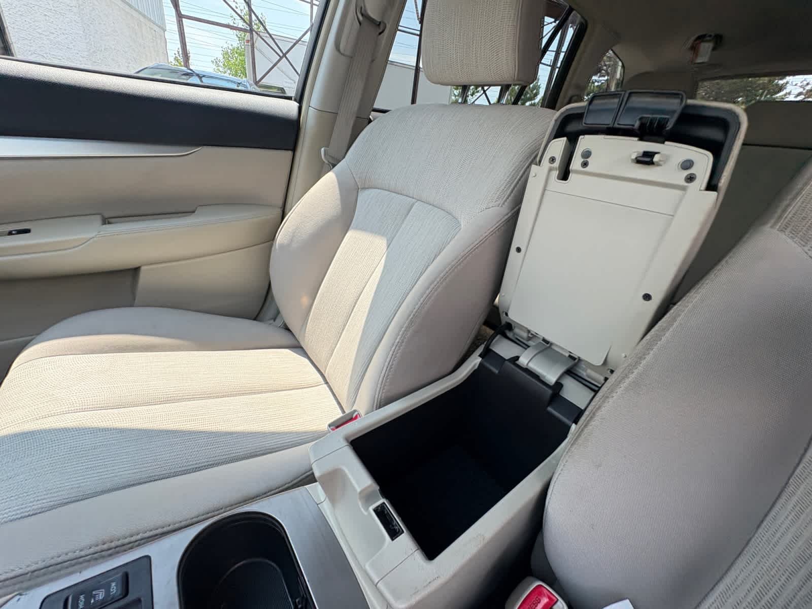 Used 2013 Satin White Pearl Subaru 2.5i Premium image 28