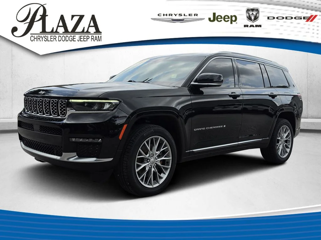 Used 2022 Diamond Black Jeep Summit image 1