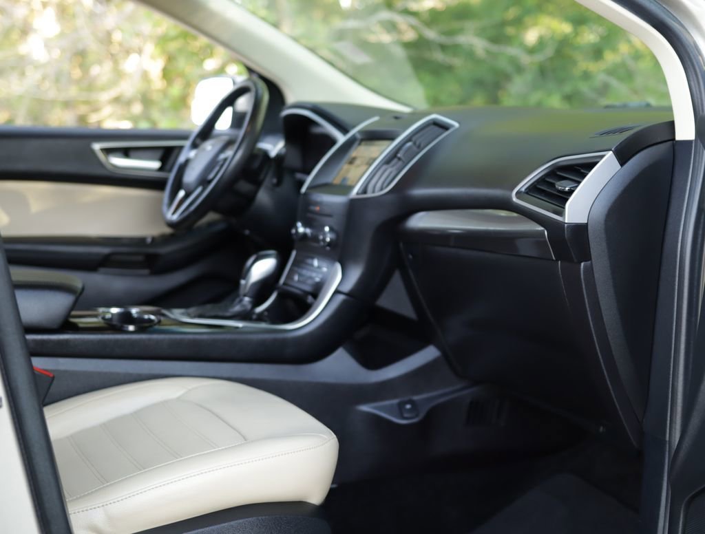 Used 2017 White Ford SEL image 31