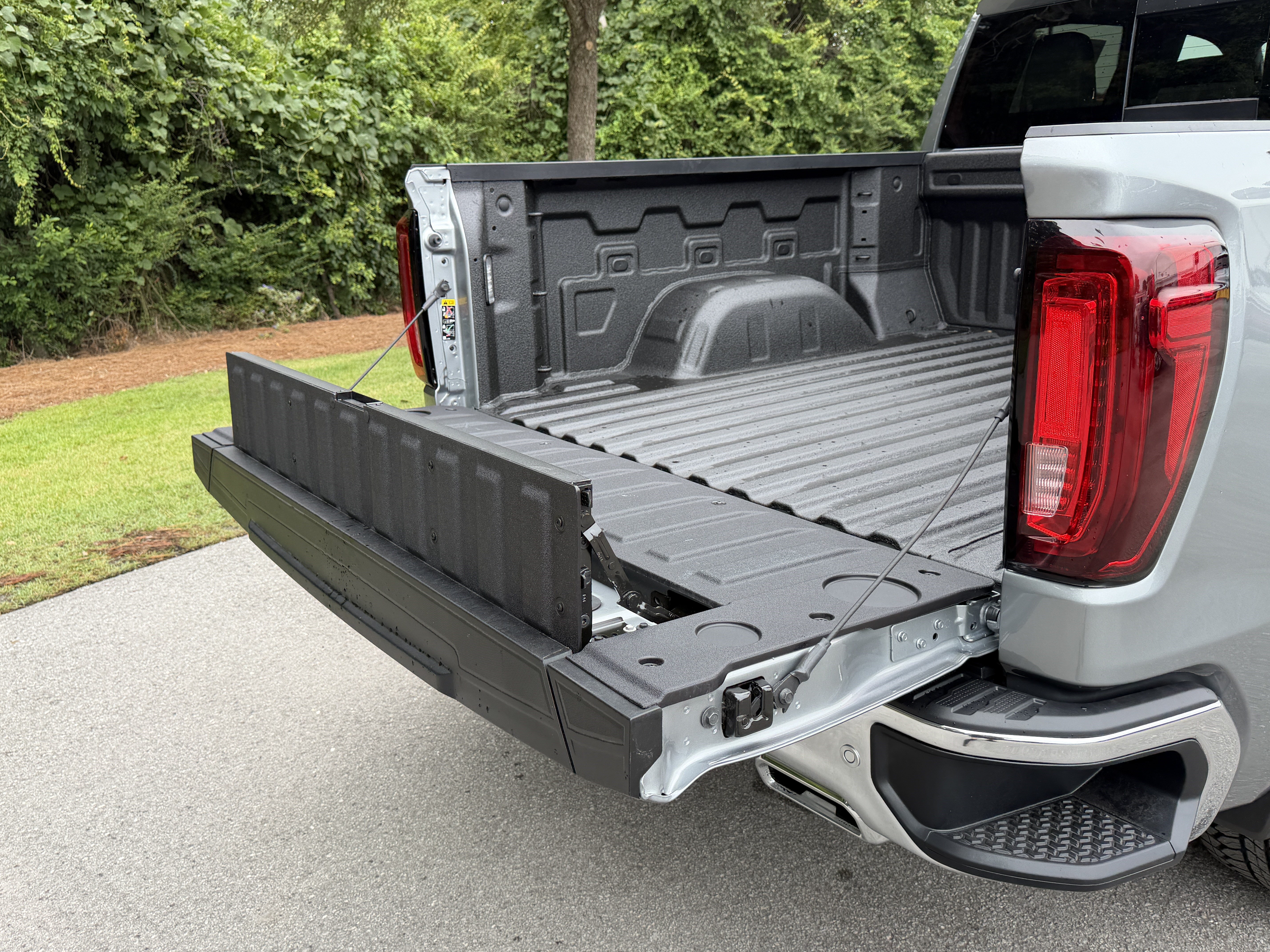 2026 GMC Sierra 1500 SLT - Photo 13