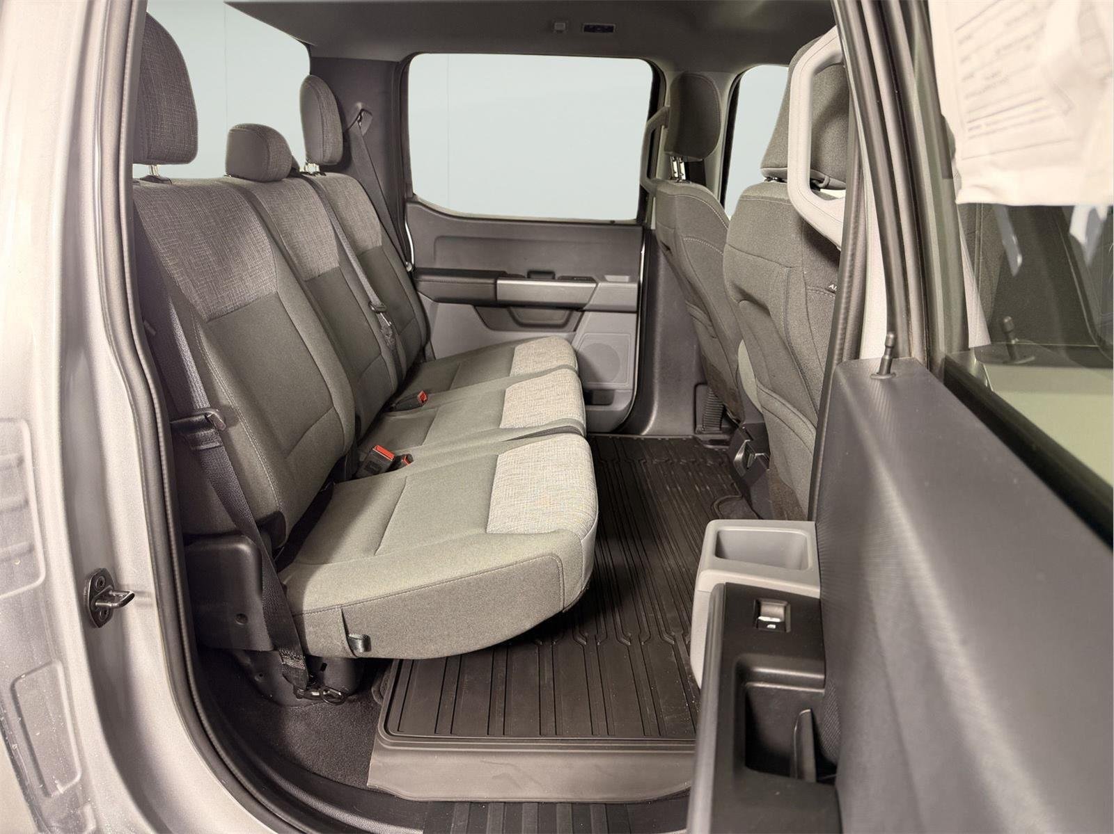 Used 2023 Iconic Silver Ford XLT image 18