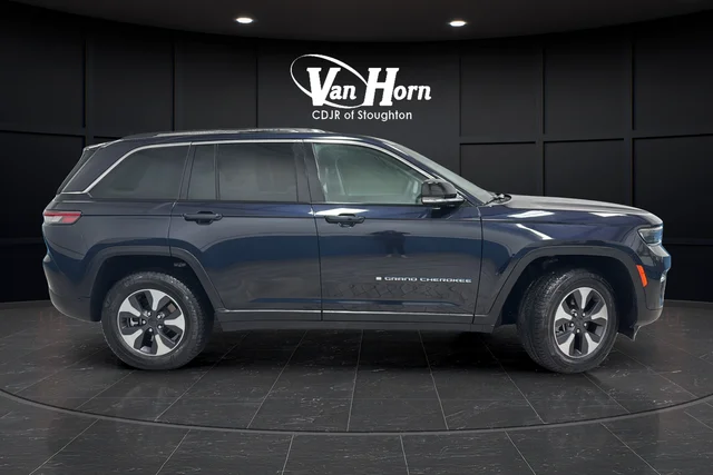Used 2023 Midnight Sky Jeep 4xe image 8