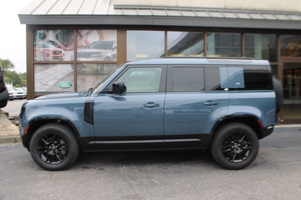 2022 Land Rover Defender X-Dynamic SE - Photo 9