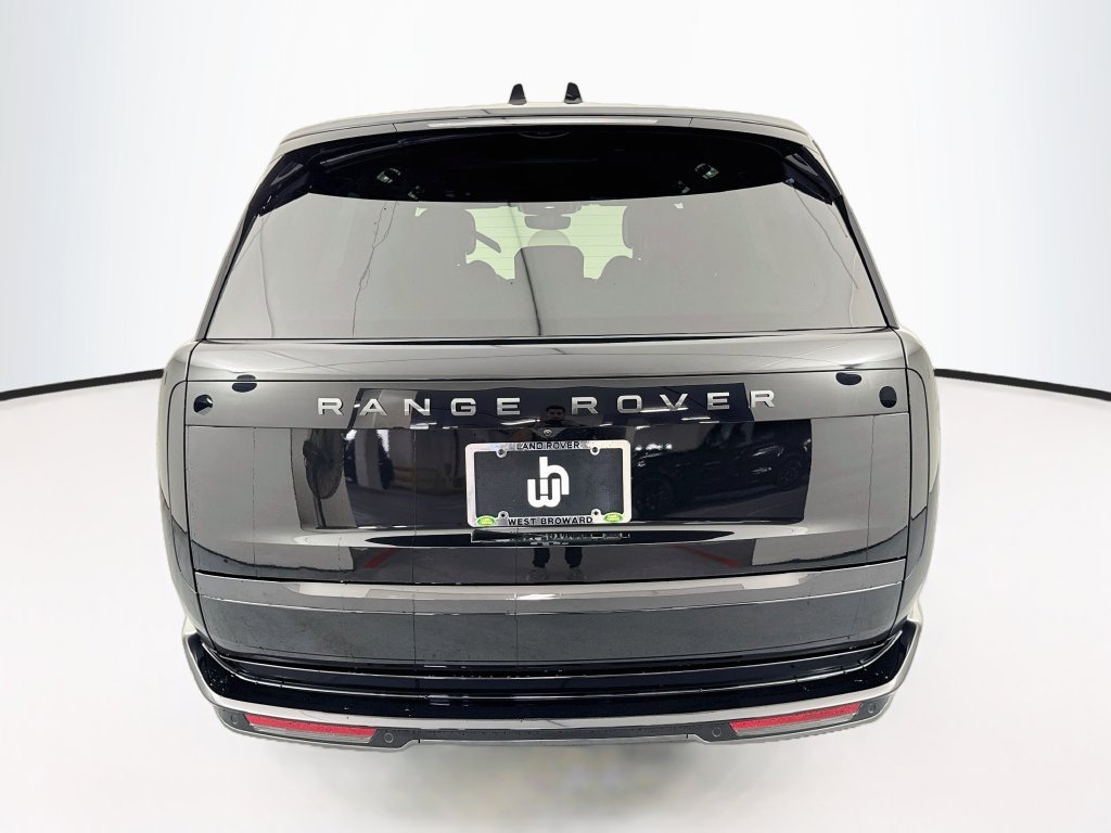 New 2027 Santorini Black Land Rover SE image 6