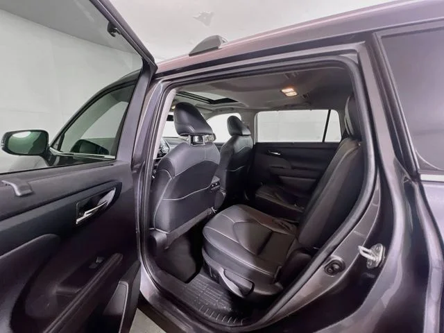 Used 2021 Magnetic Gray Metallic Toyota XLE image 21