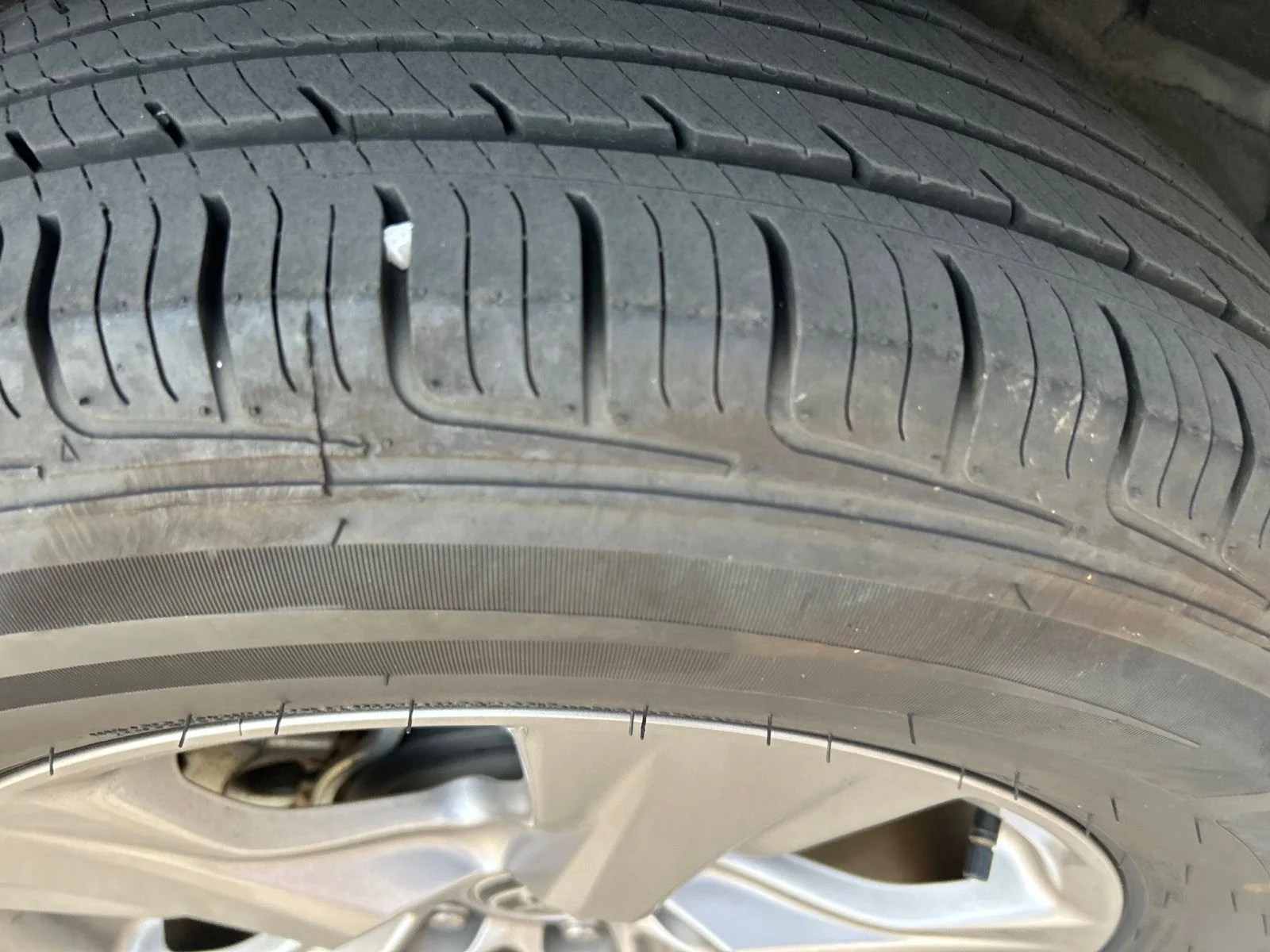 Used 2025 White Toyota XLE image 9