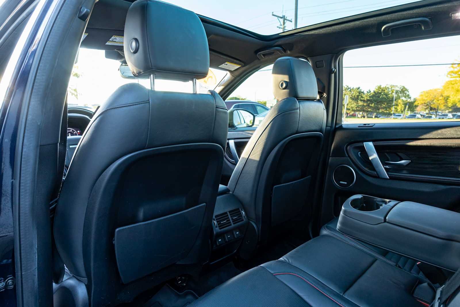 Used 2020 Portofino Blue Metallic Land Rover SE R-Dynamic image 32
