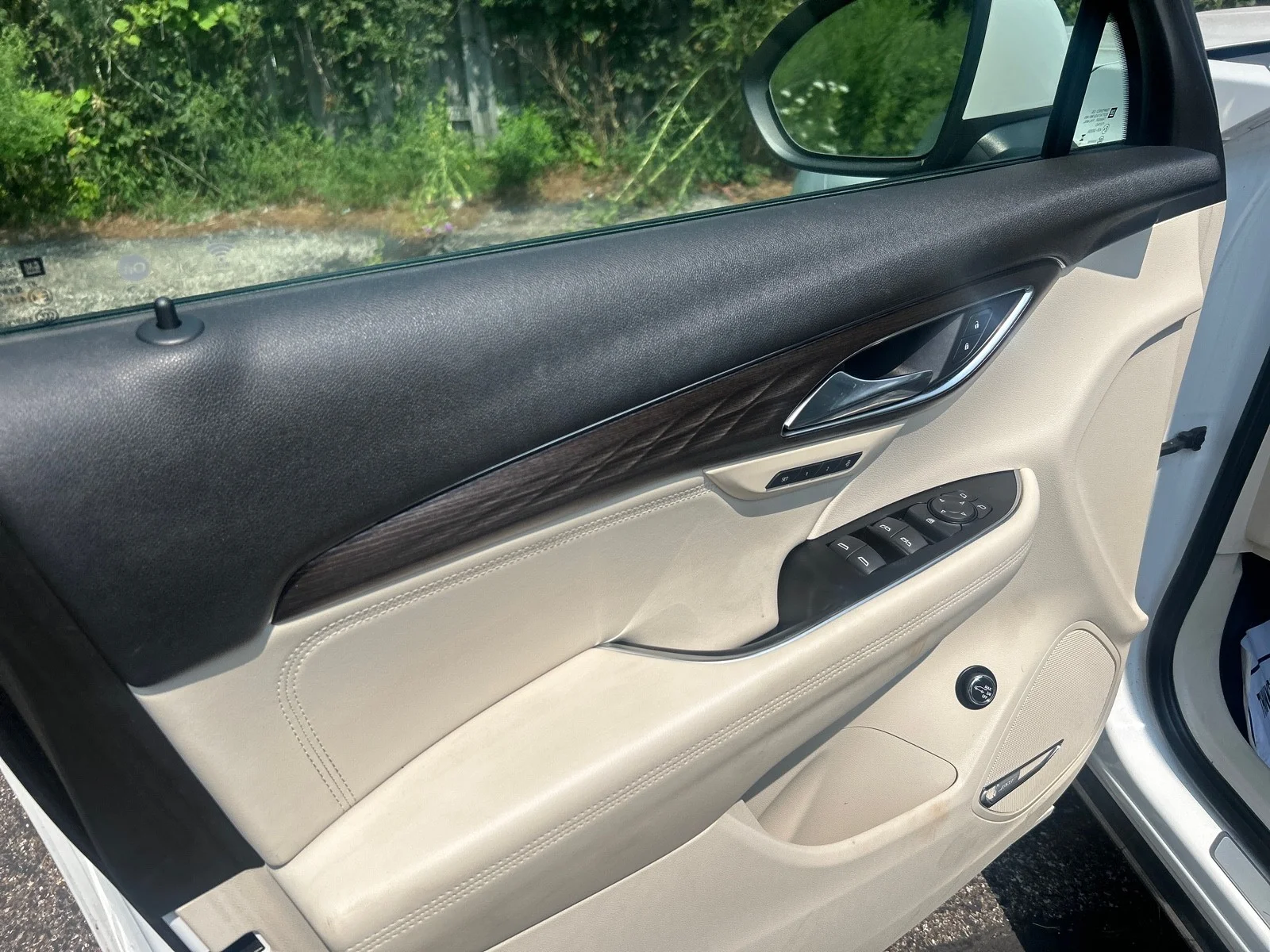 Used 2023 White Buick Avenir image 11