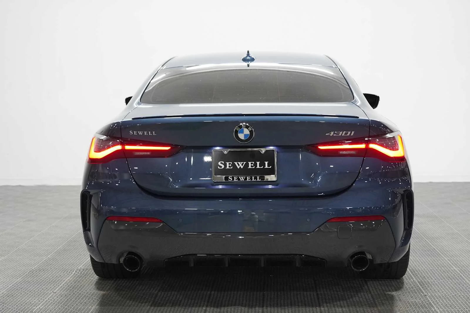 Used 2022 Arctic Race Blue metallic BMW 430i image 5