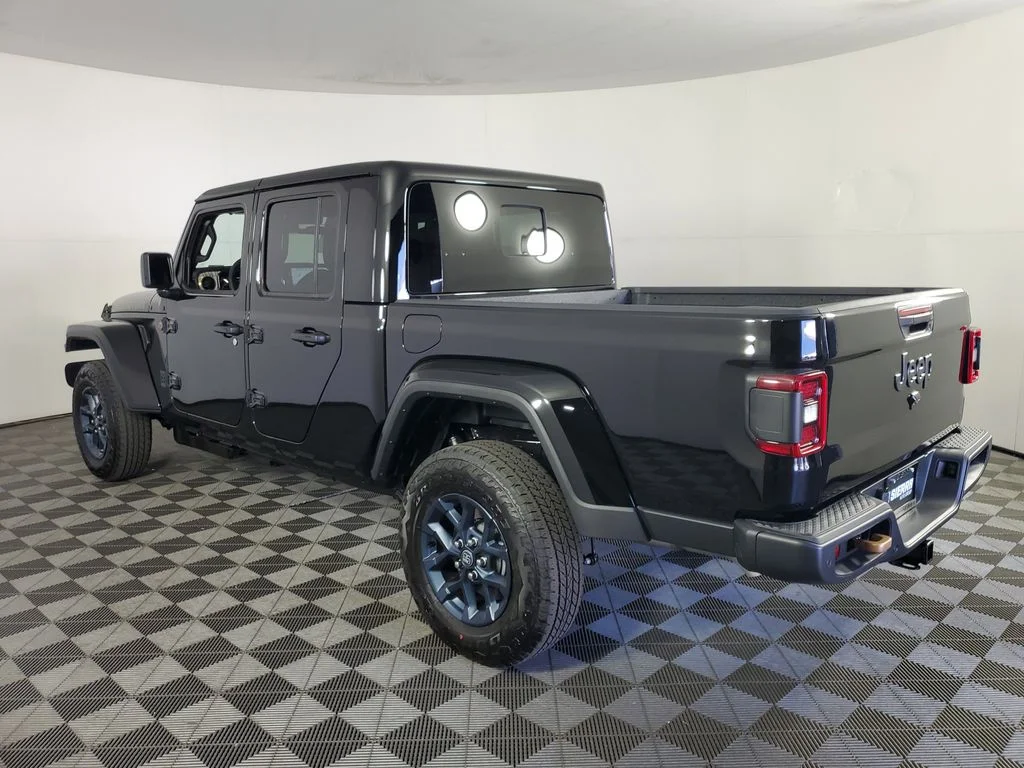 New 2026 Black Clear-Coat Exterior Paint Jeep 85th Anniversary Edition image 6