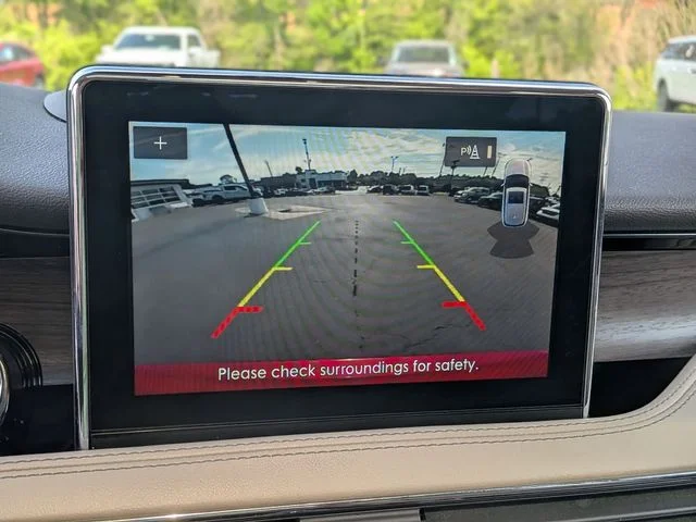 Used 2020 Red Lincoln Reserve image 23
