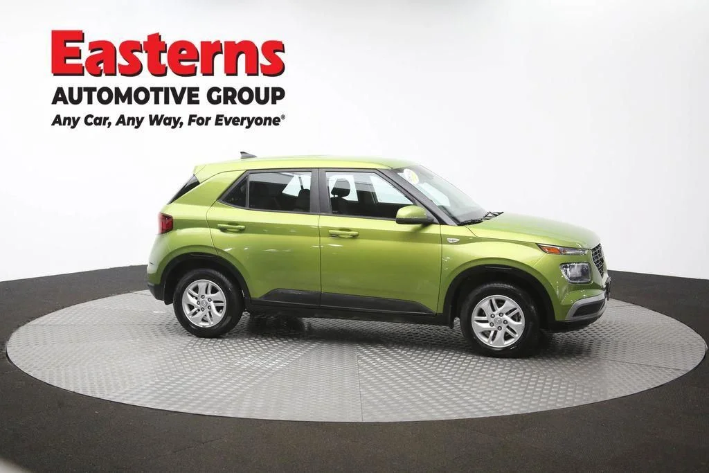 Used 2022 Green Hyundai SE image 48