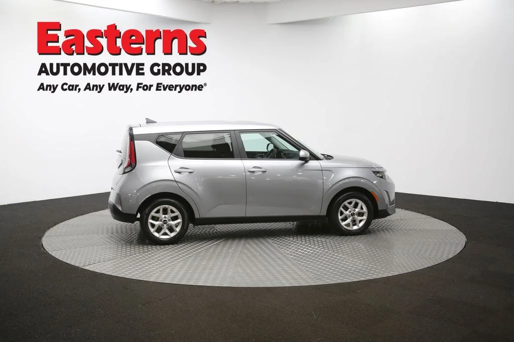 Used 2023  Kia LX image 42