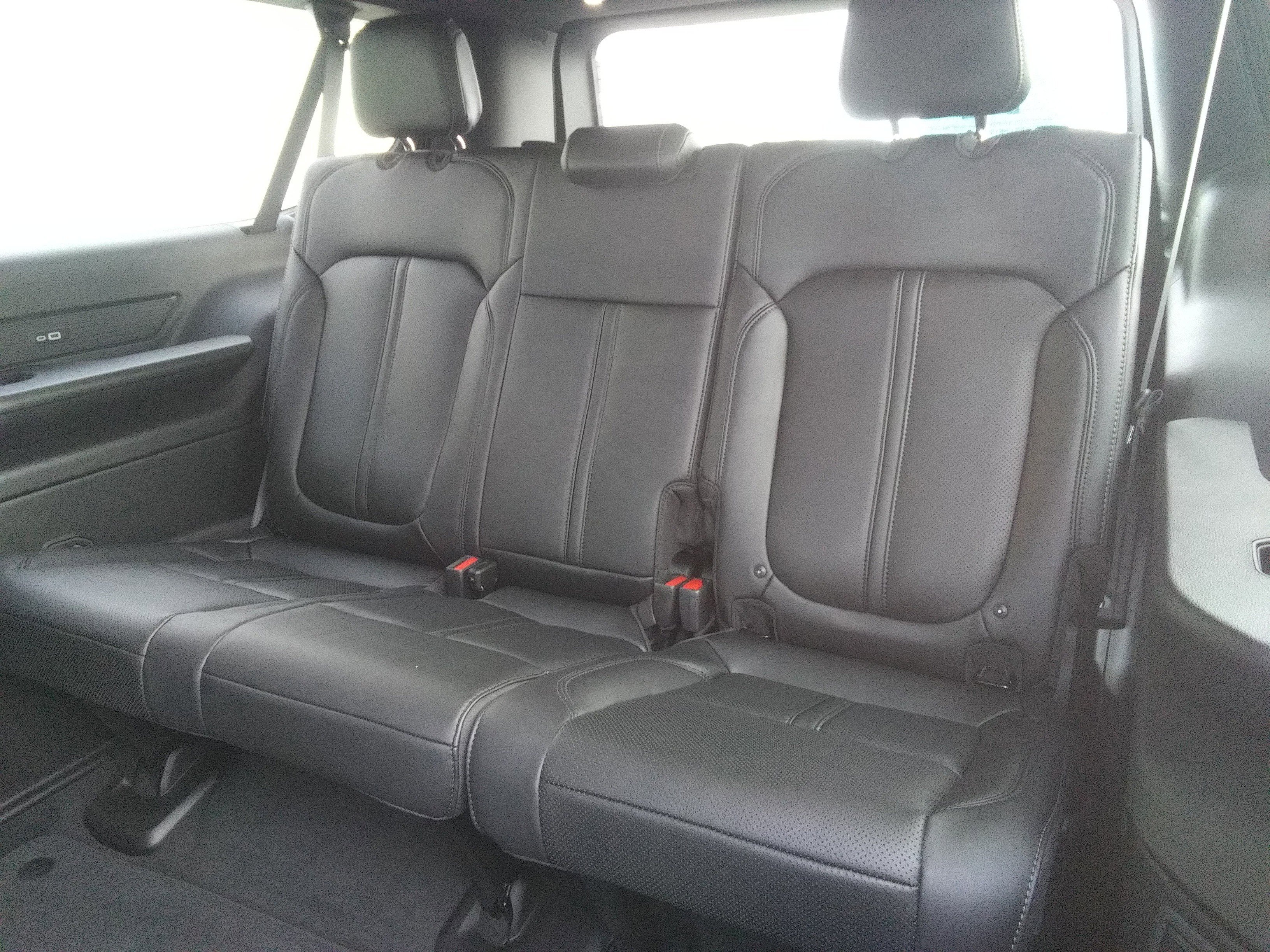 New 2026 High Gloss Black Exterior Paint Jeep Limited Altitude image 11