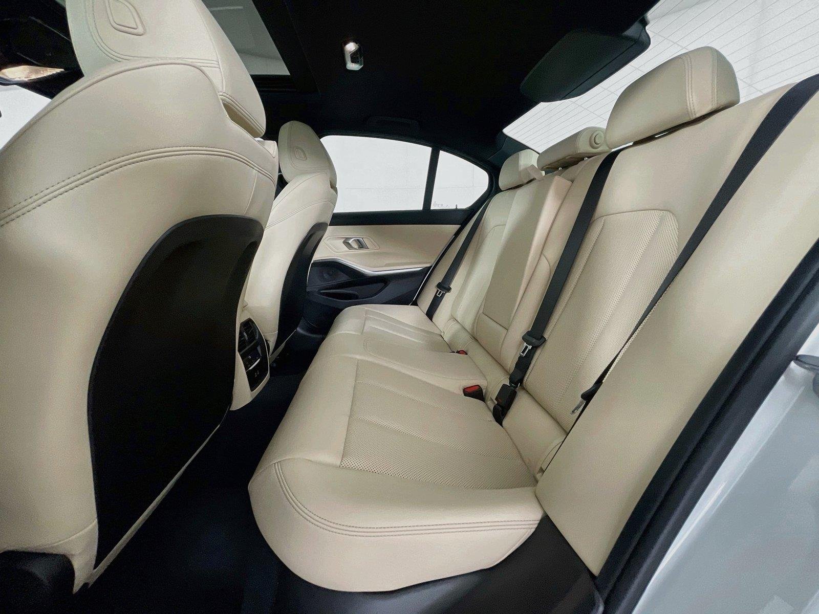 Used 2025 Mineral White Metallic BMW 330i xDrive image 27
