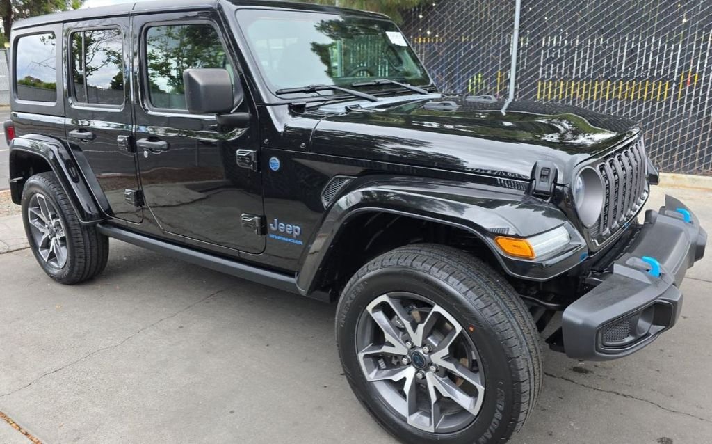 Used 2024 Black Jeep Sport S 4xe image 3