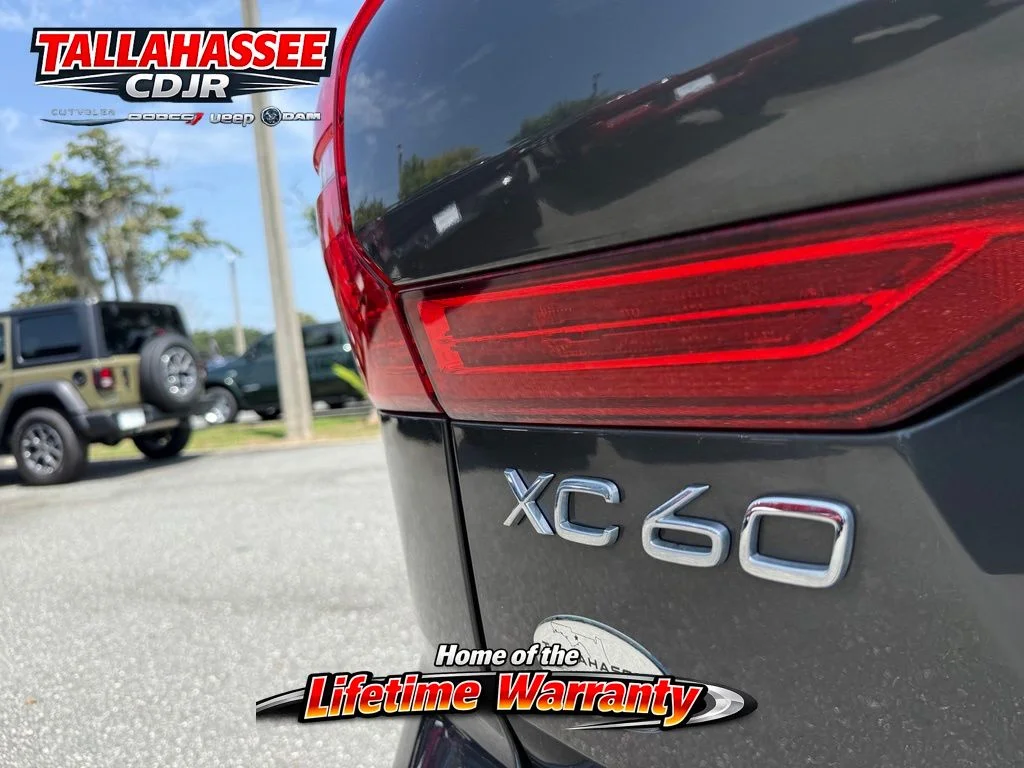 Used 2018 Gray Metallic Volvo T5 Momentum image 6
