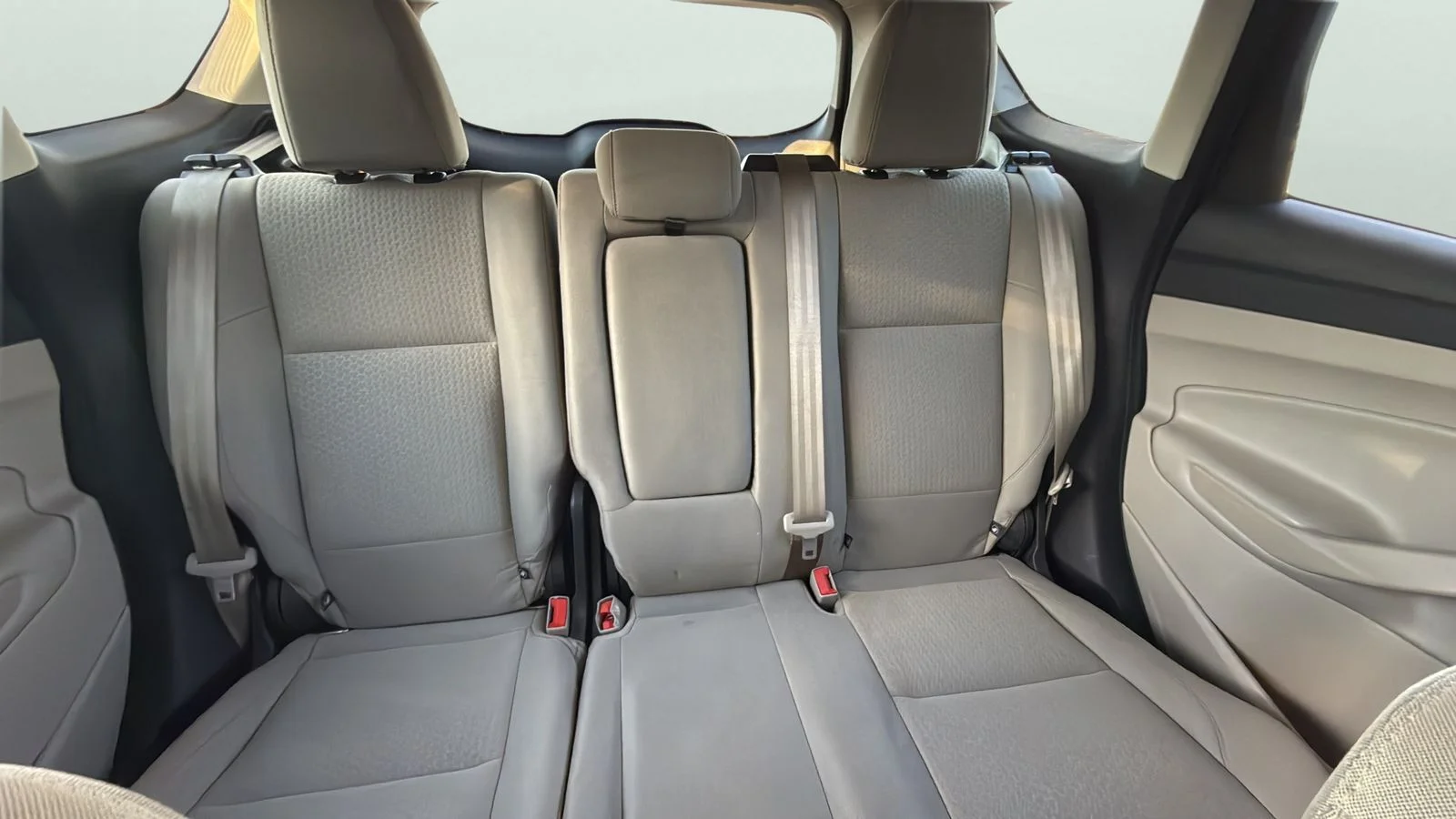 Used 2018 Blue Ford SE image 25