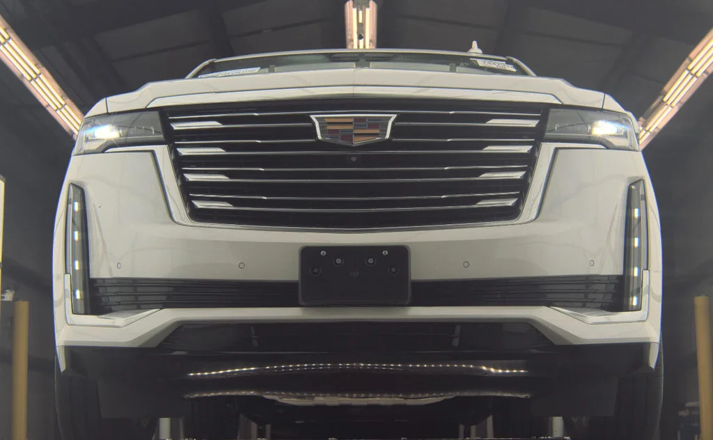Used 2021 Crystal White Tricoat Cadillac Premium Luxury Platinum image 2