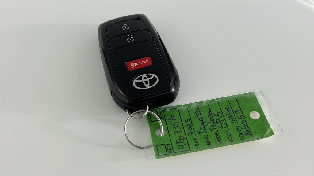 2025 Toyota Tacoma SR5 - Photo 40