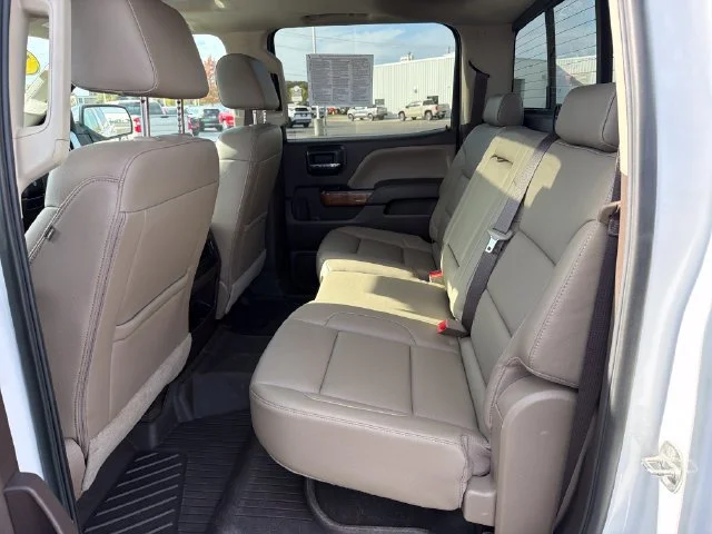 Used 2018 WHITE FROST TRICOAT GMC SLT image 27
