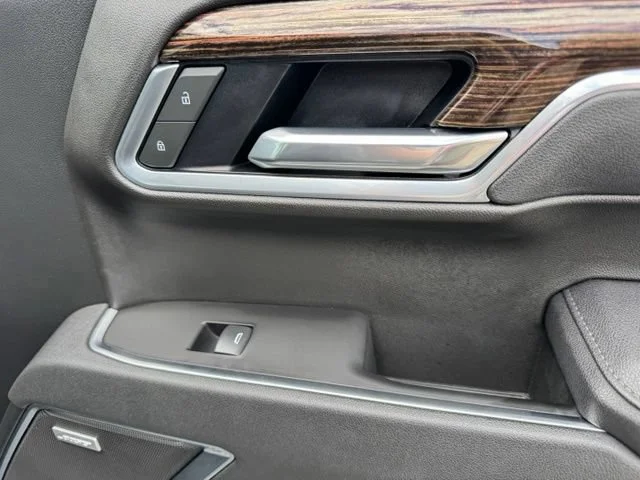 Certified Used 2025 Sterling Metallic GMC Elevation image 23