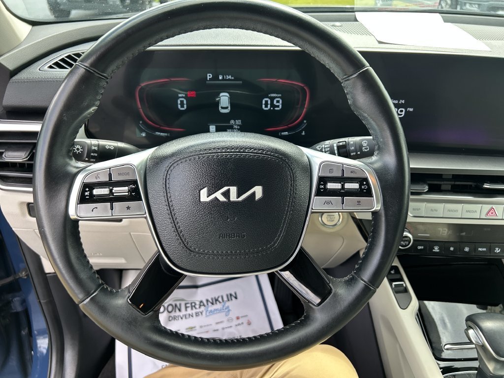 Used 2024 Black Kia S image 17