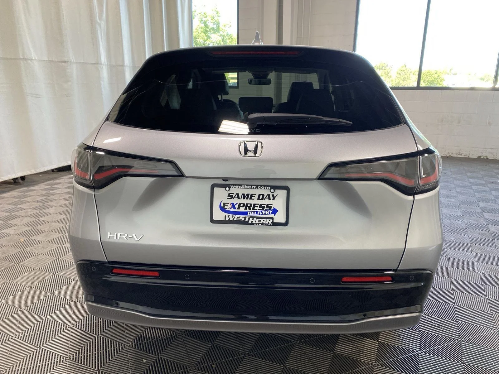 Used 2026 Solar Silver Metallic Honda EX-L image 6