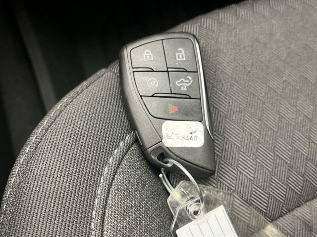 Used 2024 Summit White GMC Elevation image 30
