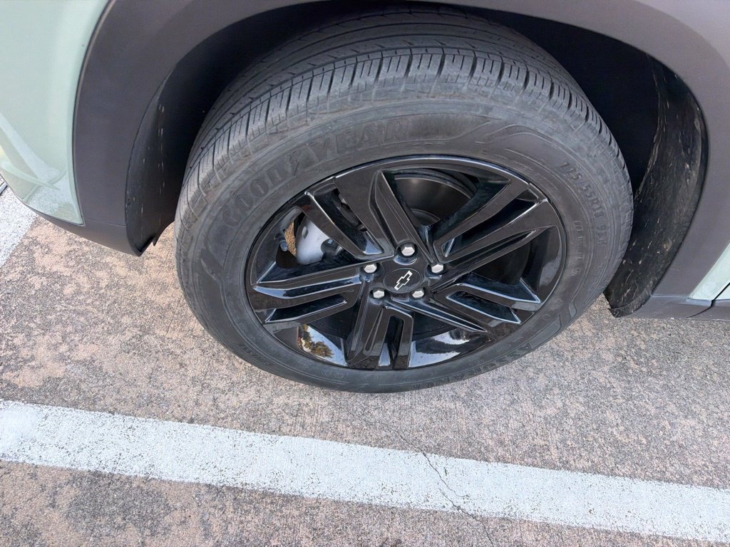 Used 2024 Cacti Green Chevrolet ACTIV image 7