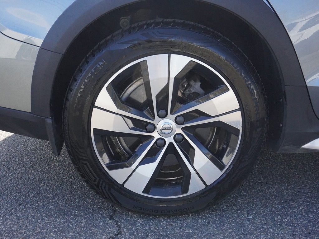 Used 2020 Gray Volvo T5 image 24