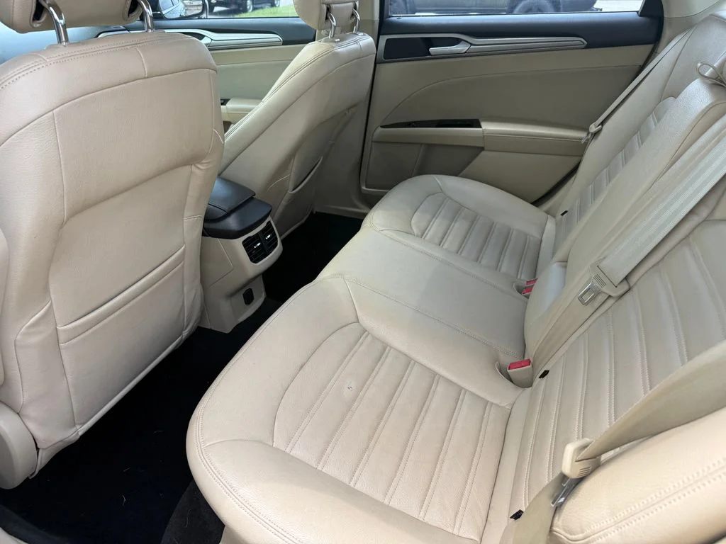 Used 2013 Black Ford SE image 14