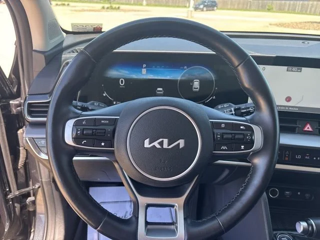 Used 2023  Kia SX-Prestige image 5