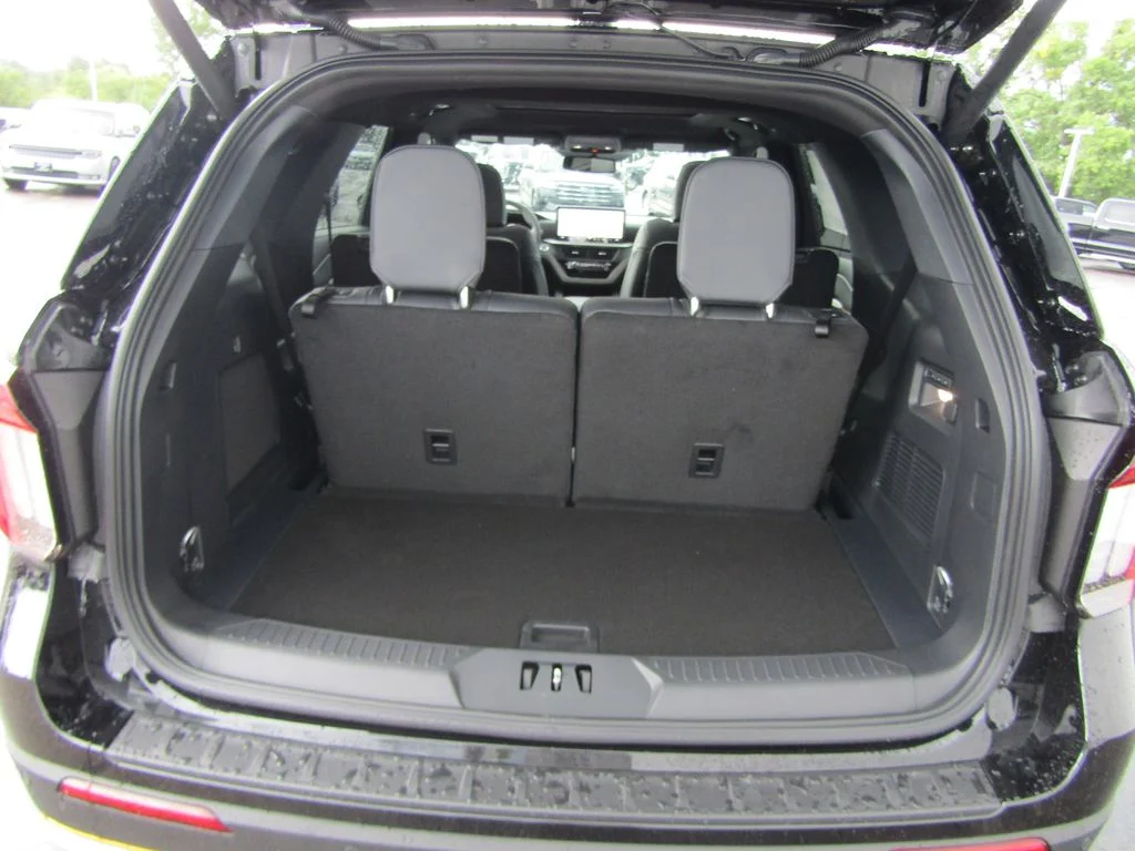 New 2026 Agate Black Metallic Ford Tremor® image 23