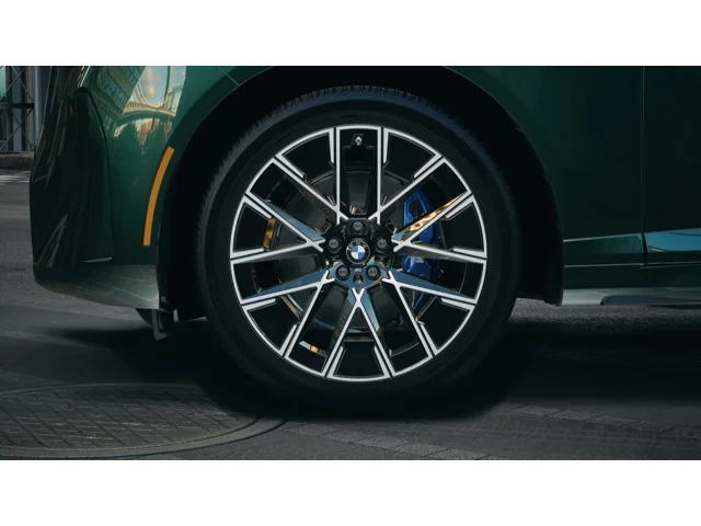 New 2027 Vancouver Green Metallic BMW 40 xDrive image 7