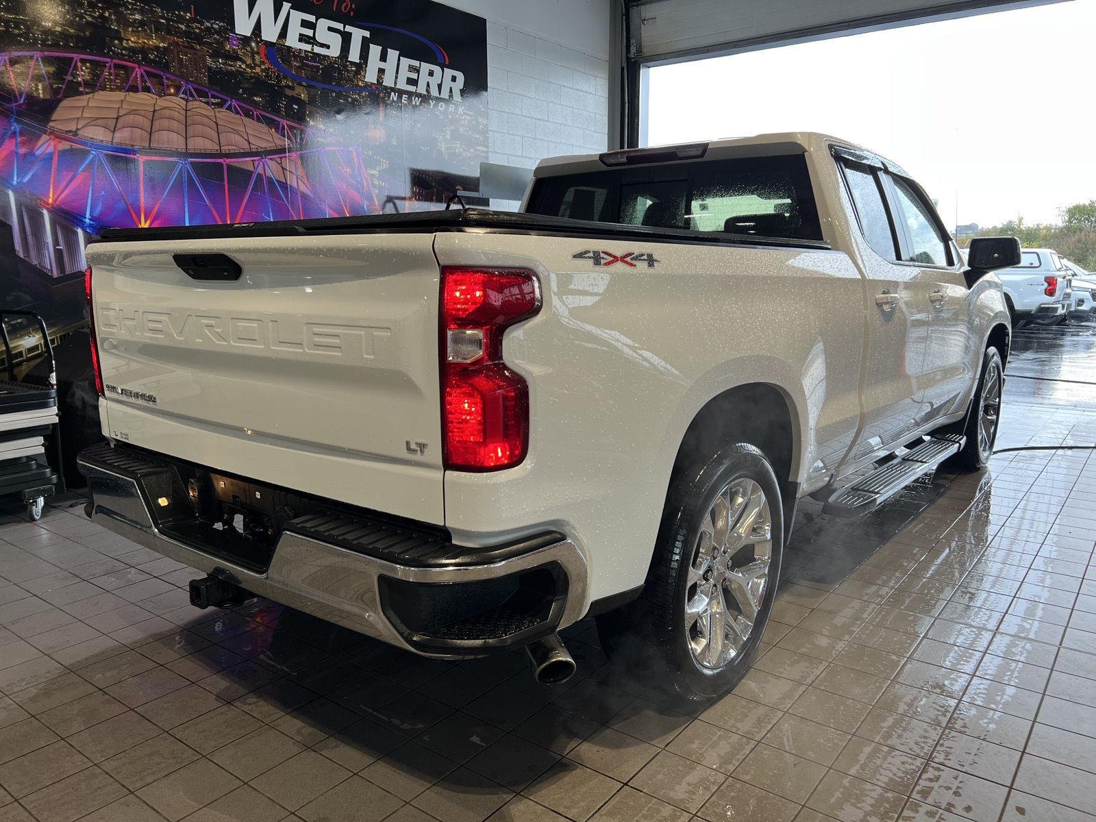 Used 2021 Summit White Chevrolet LT image 8