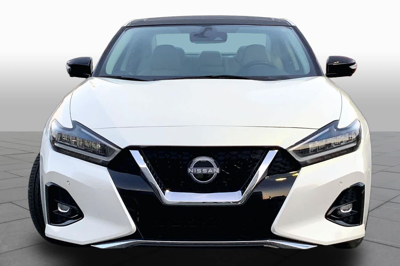 Used 2023 Pearl White Tricoat Nissan Platinum image 4