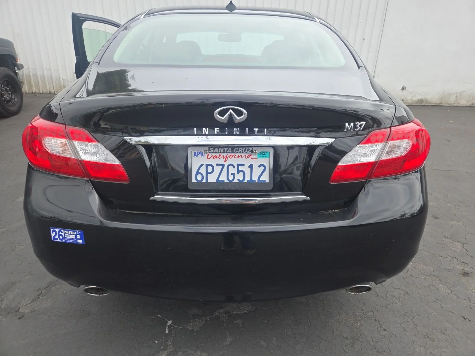 Used 2011 Black Obsidian INFINITI Base image 6