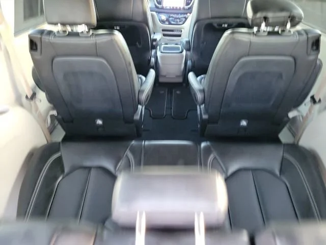 2024 Chrysler Pacifica Touring L - Photo 9