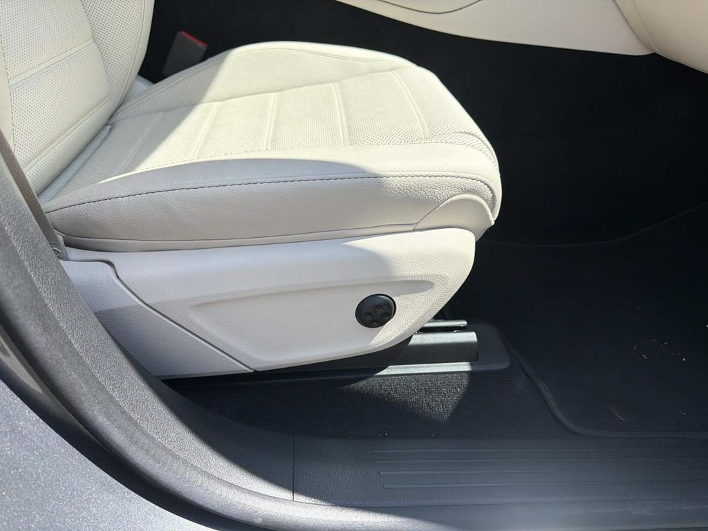 Certified Used 2024  Mercedes-Benz GLE 350 image 12